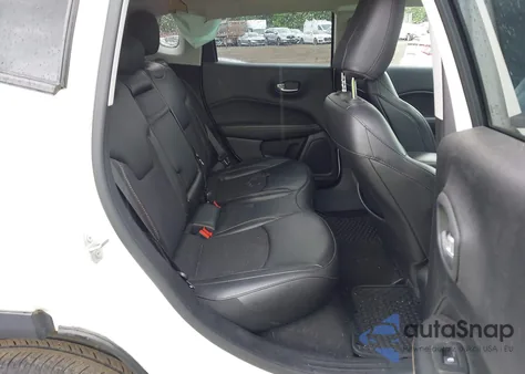 2019 Jeep Compass Latitude 4X4 from USA, damaged, VIN 3C4NJDBB7KT689257